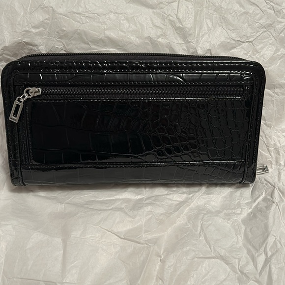 Guess Wallet - Picture 2 of 3